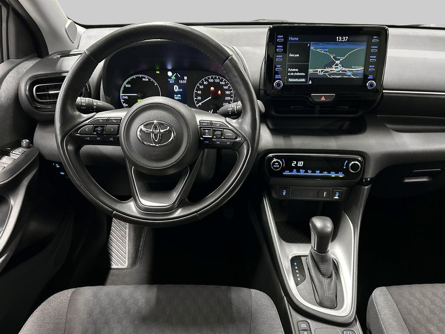 TOYOTA Yaris 2021