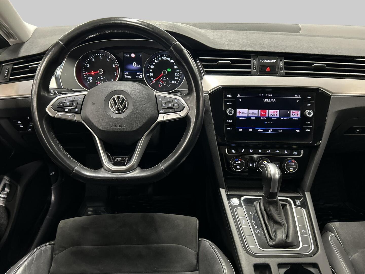 VOLKSWAGEN Passat 2020