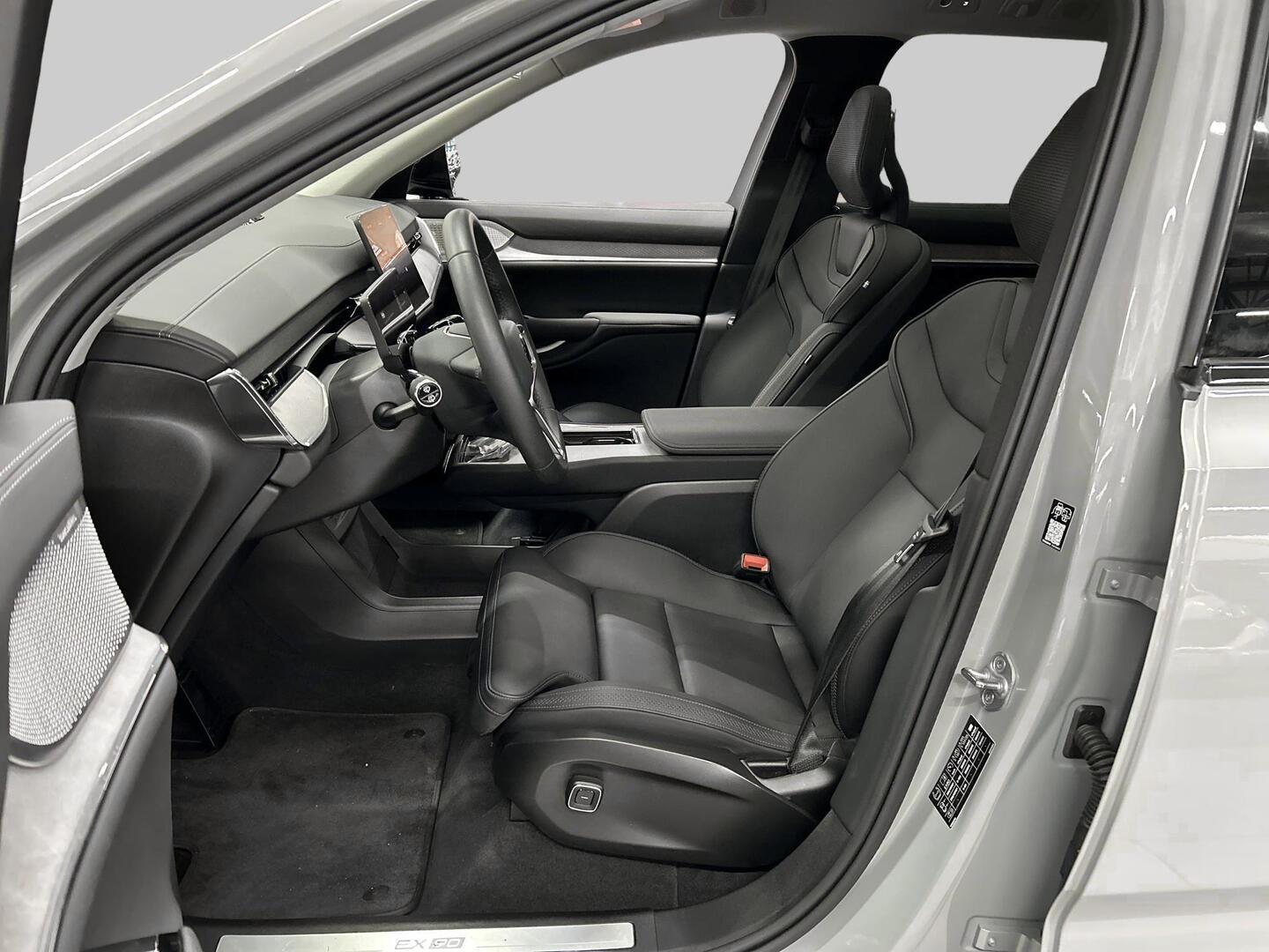 VOLVO EX90 2025