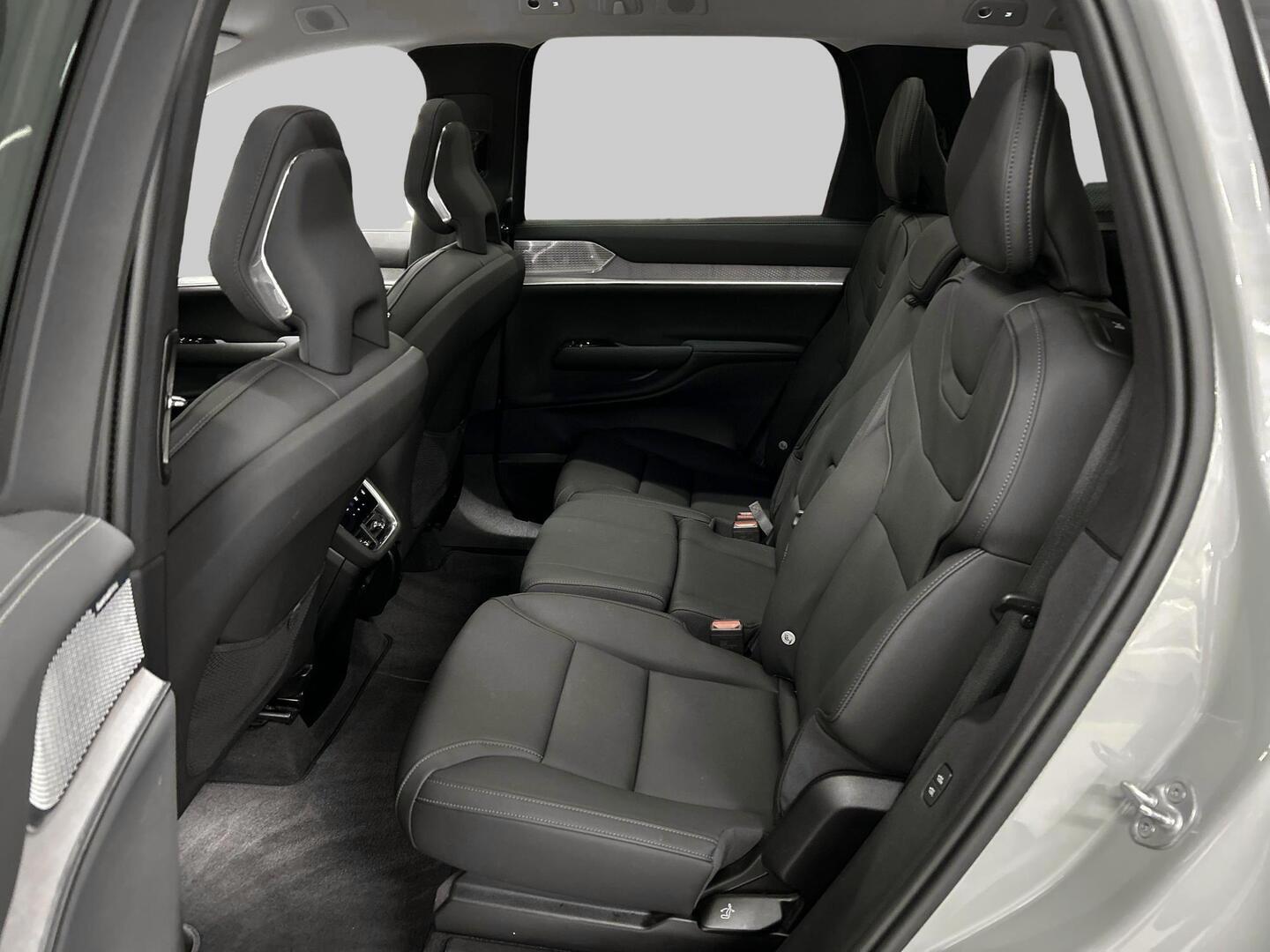 VOLVO EX90 2025
