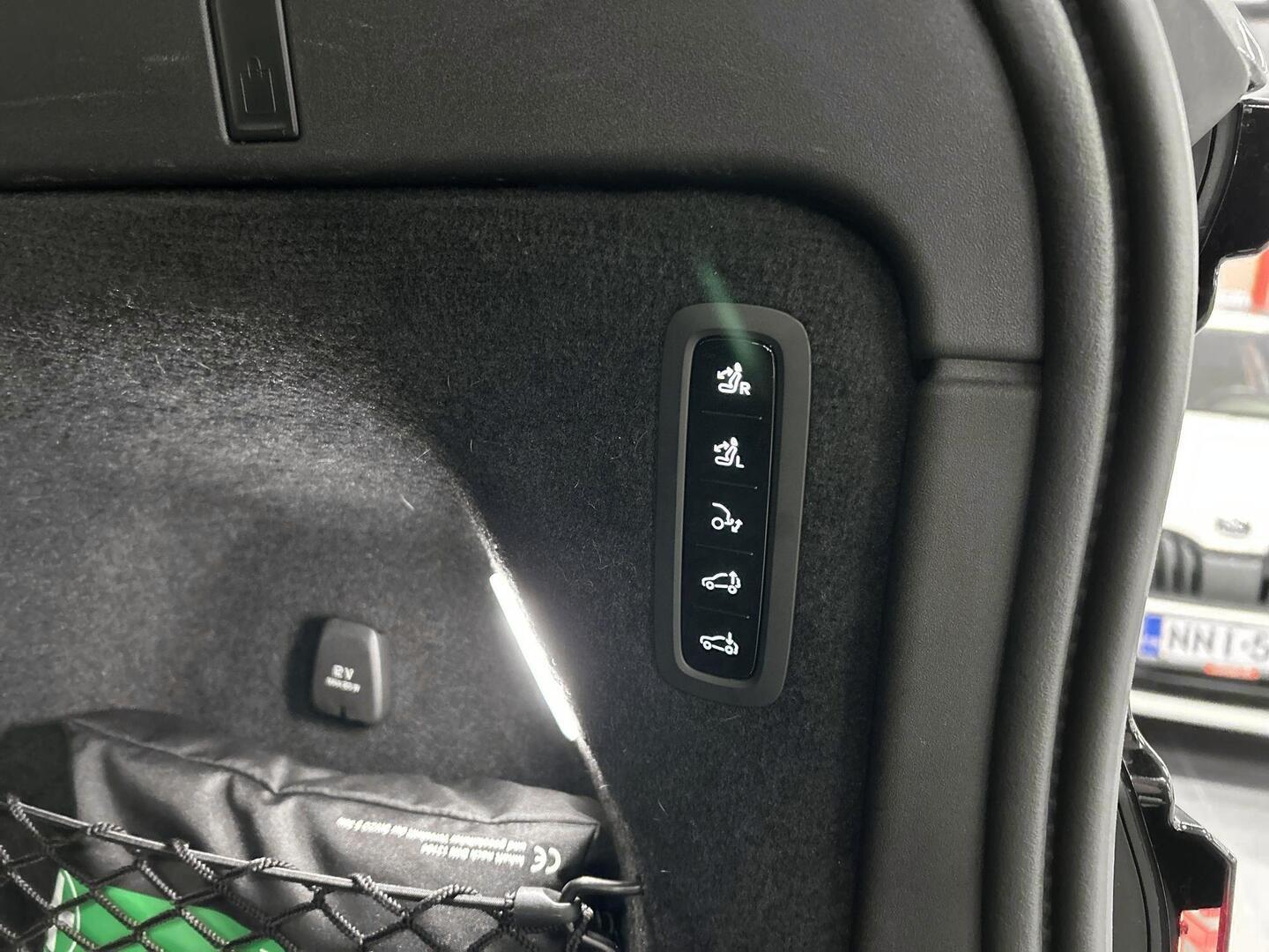 VOLVO EX90 2025