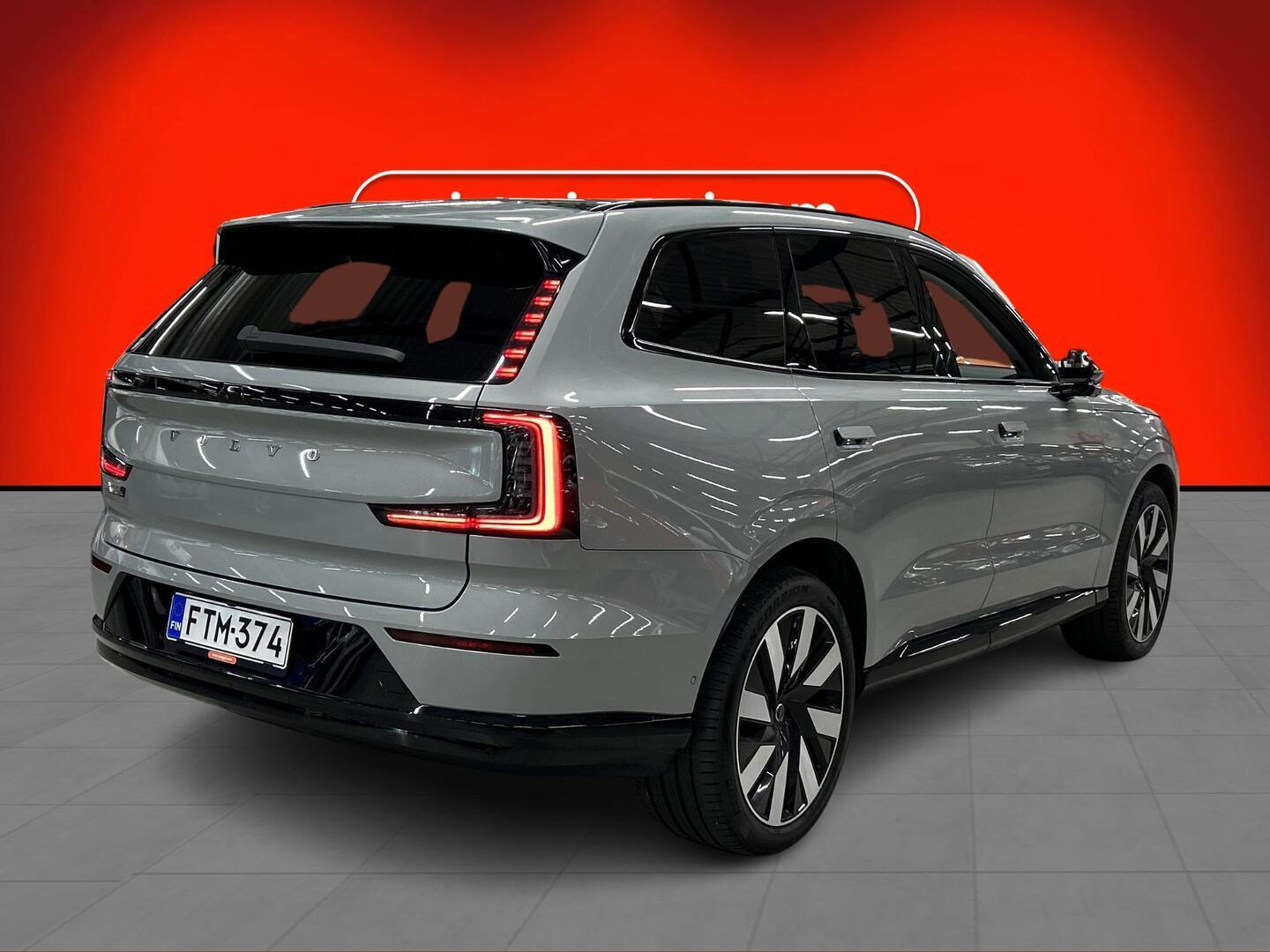 VOLVO EX90 2025