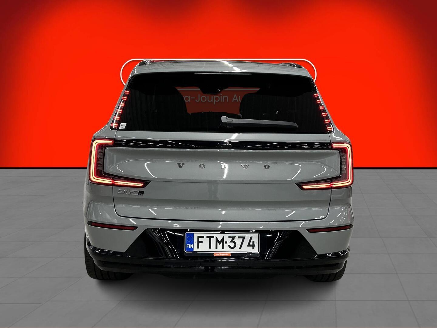 VOLVO EX90 2025