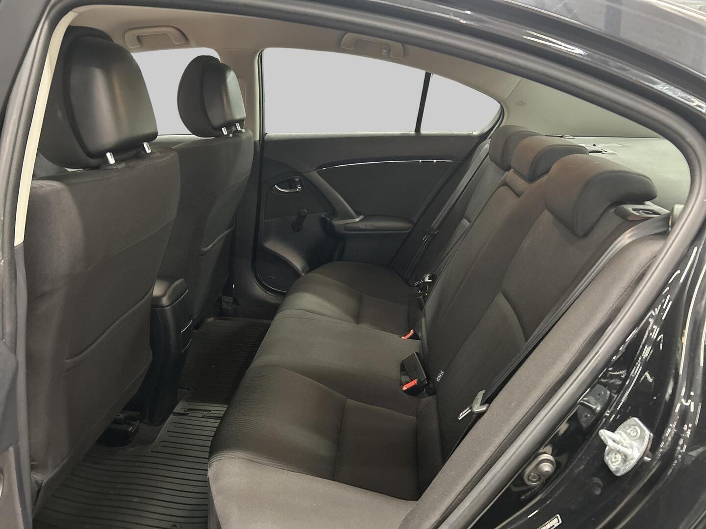 TOYOTA Avensis 2011