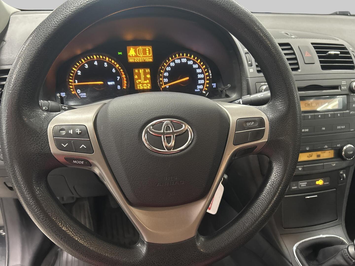 TOYOTA Avensis 2011