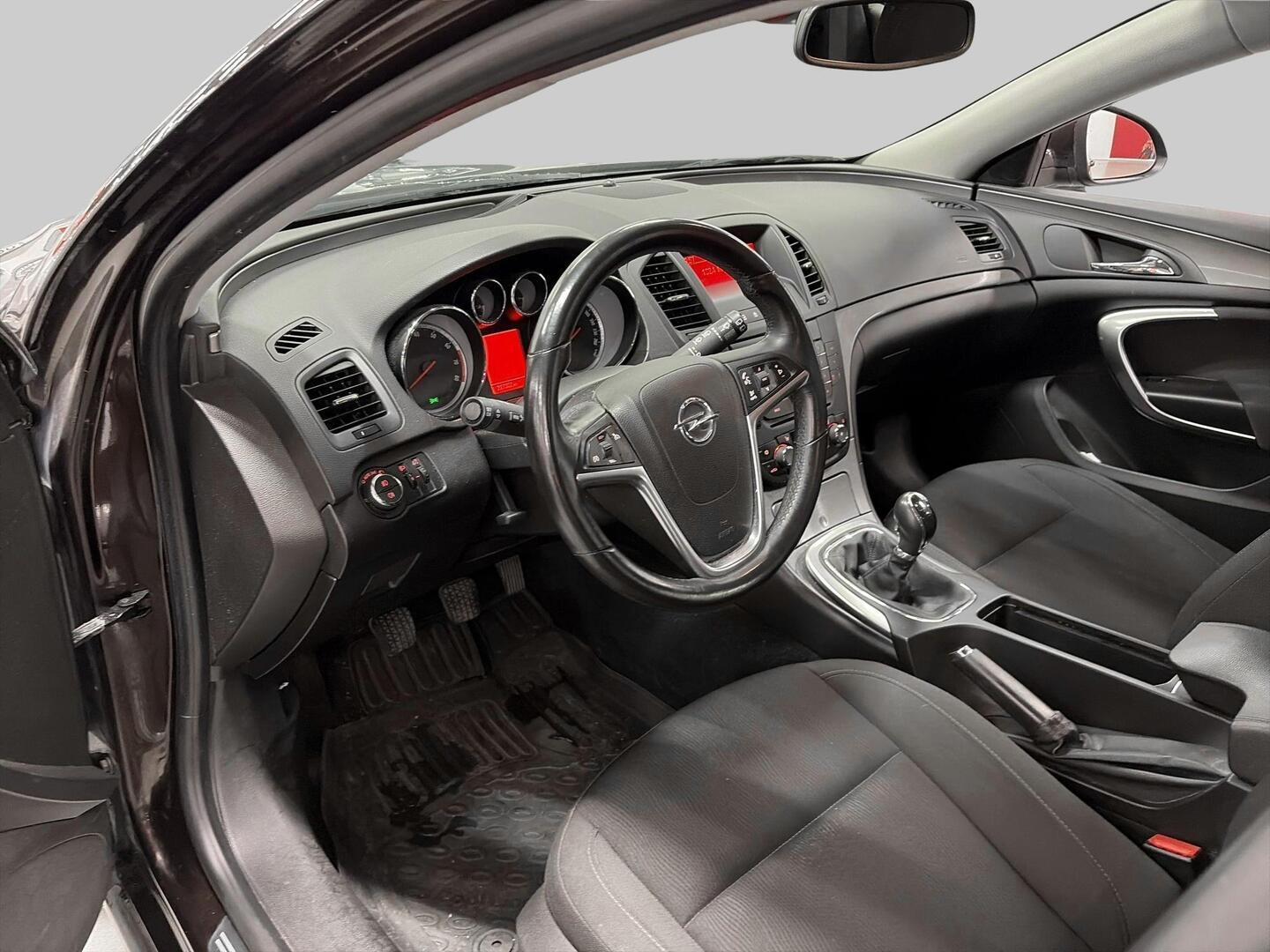 OPEL INSIGNIA 2012