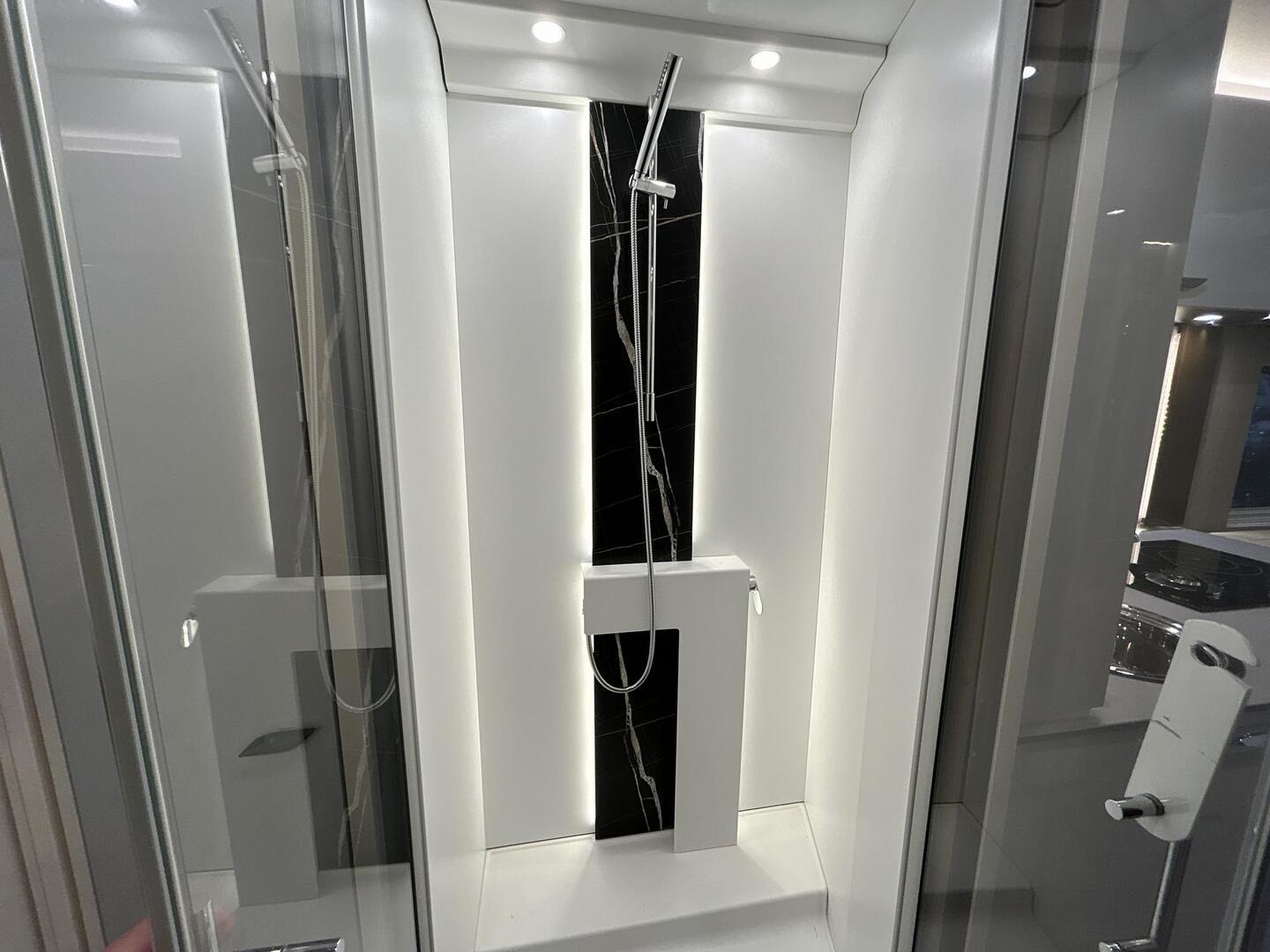 BÜRSTNER Elegance i920 G 2022