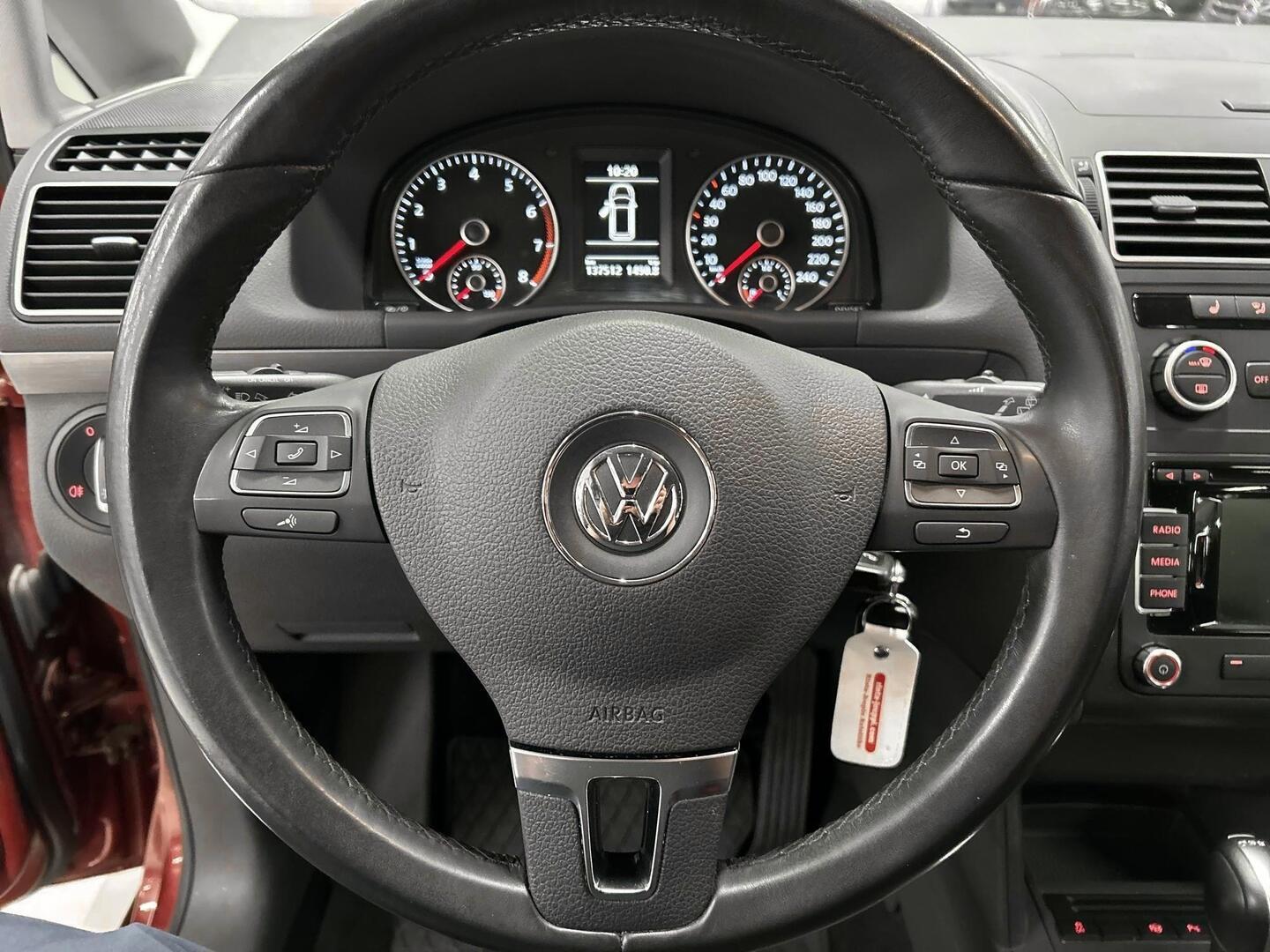 VOLKSWAGEN Touran 2014