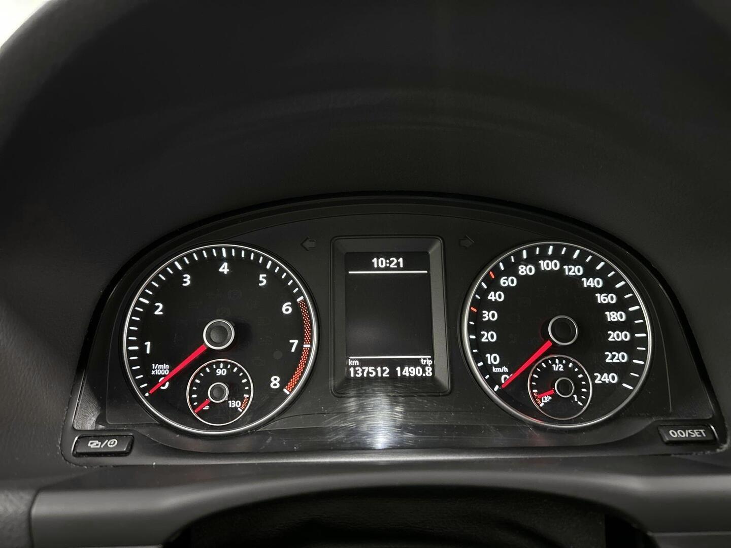 VOLKSWAGEN Touran 2014