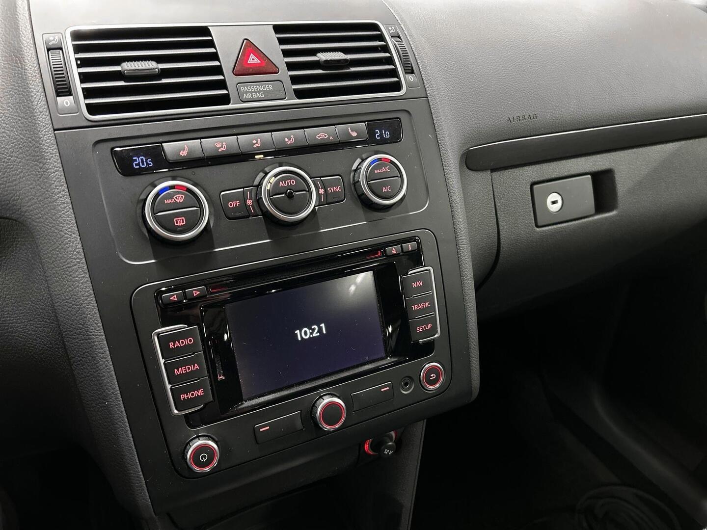 VOLKSWAGEN Touran 2014