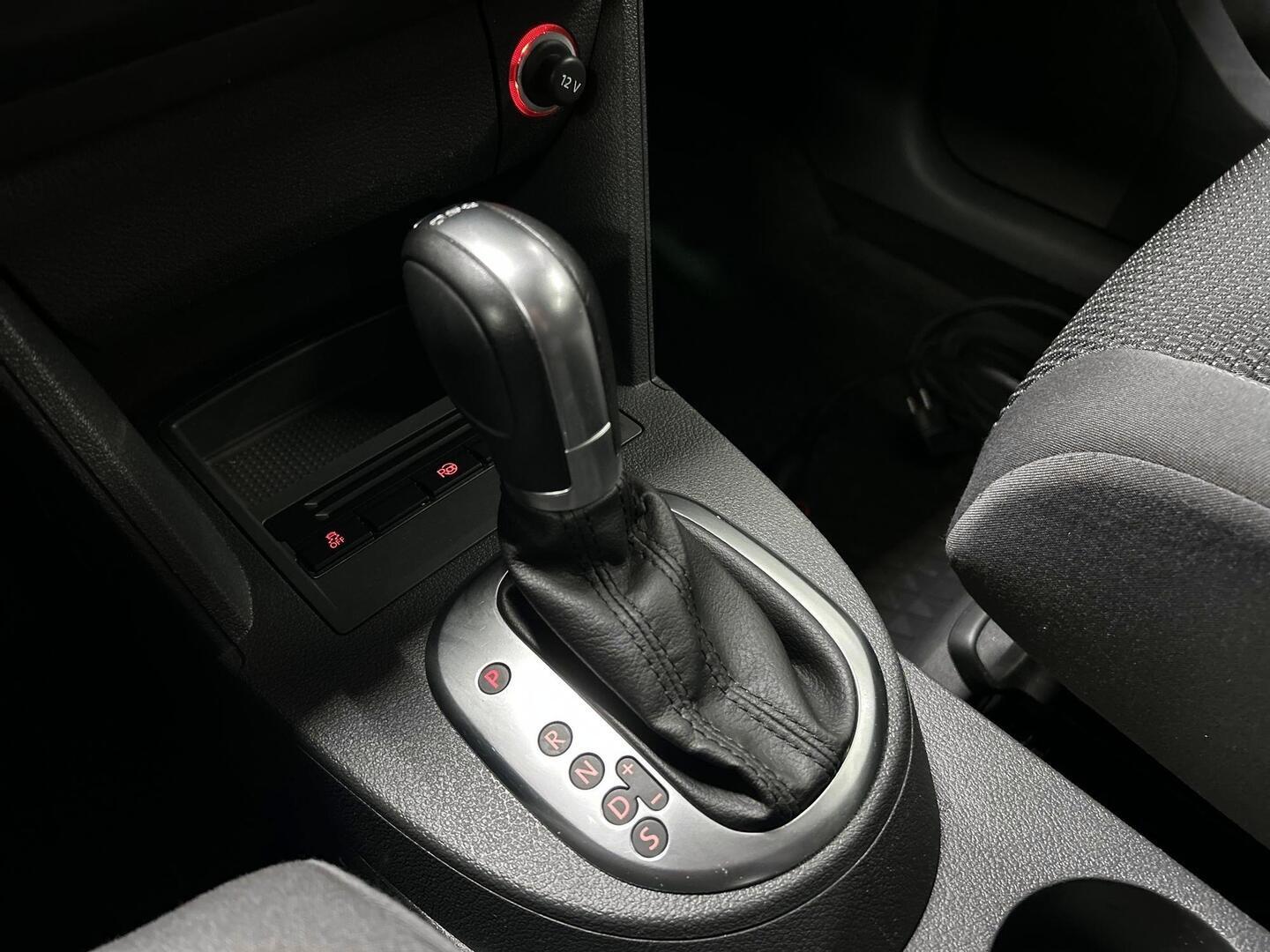 VOLKSWAGEN Touran 2014