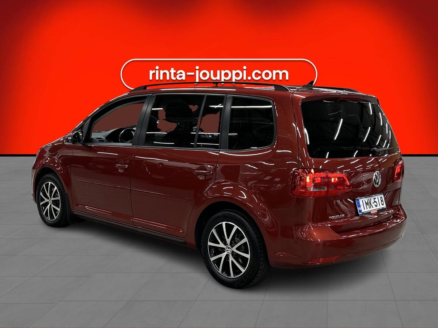 VOLKSWAGEN Touran 2014