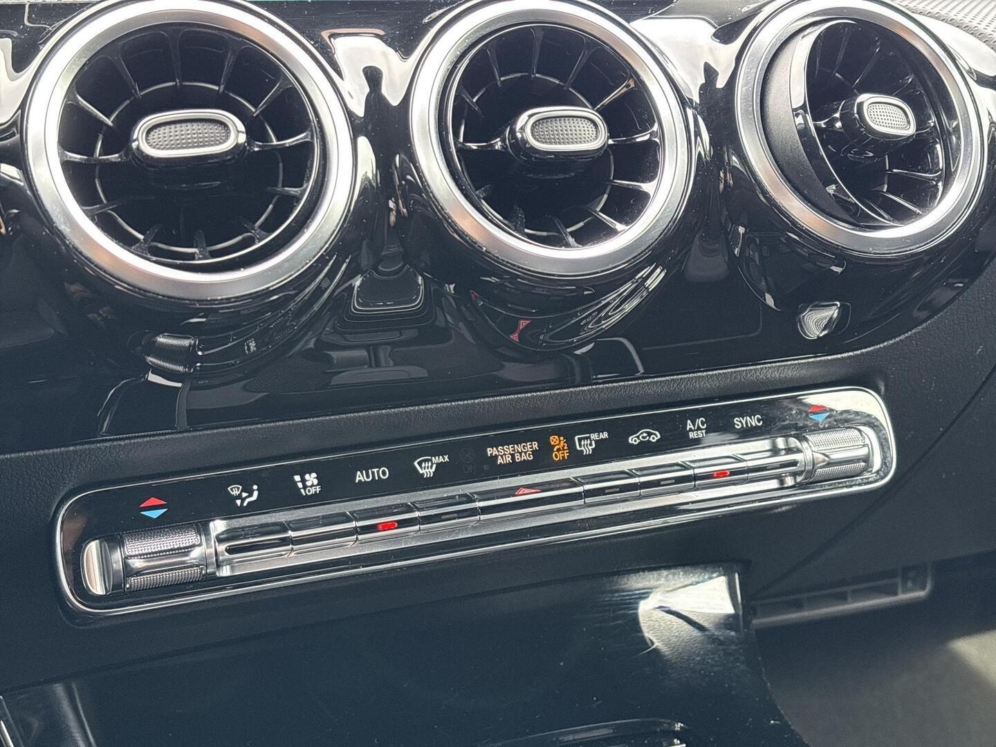 MERCEDES-BENZ A 2020