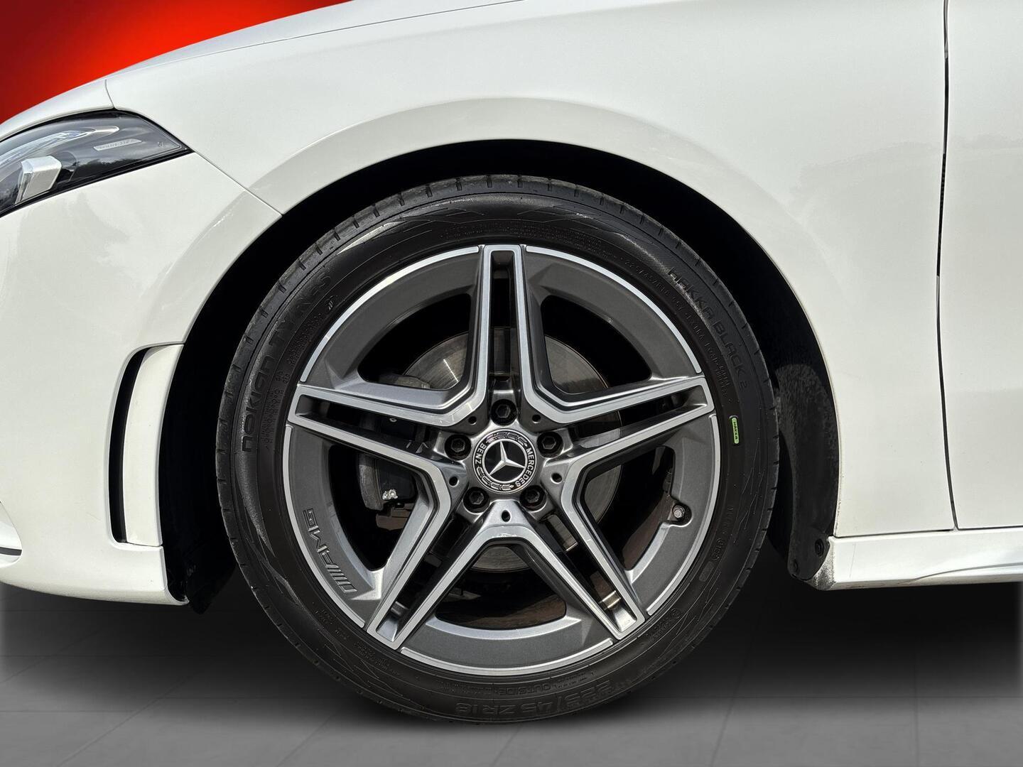 MERCEDES-BENZ A 2020