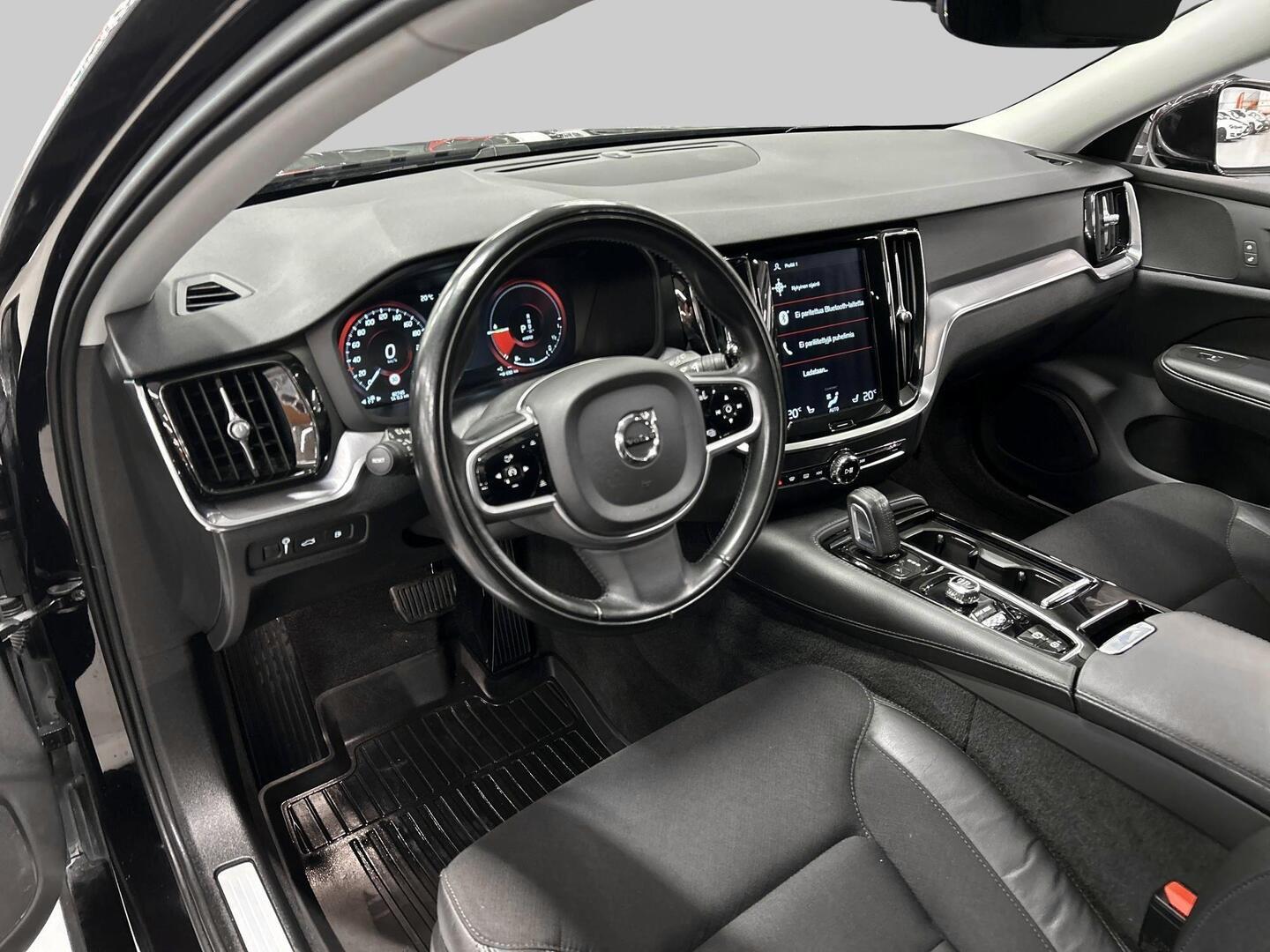 VOLVO V60 2020