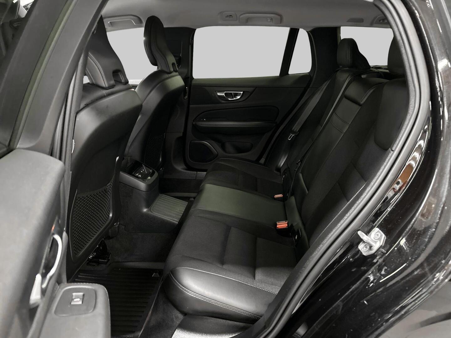 VOLVO V60 2020