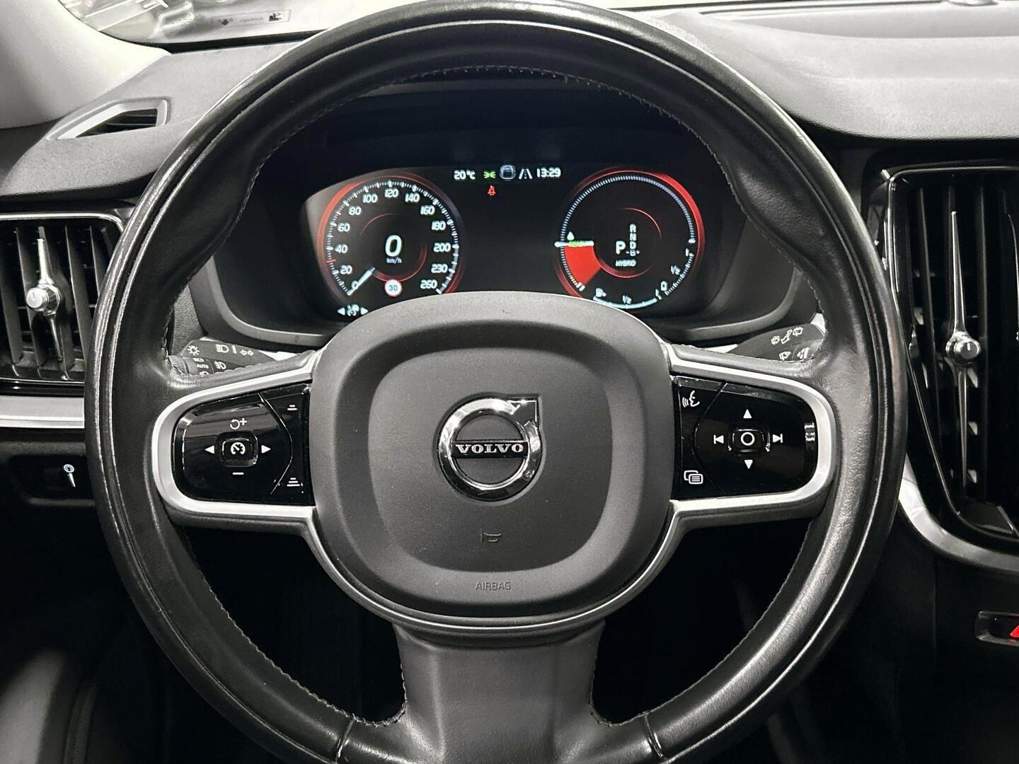 VOLVO V60 2020