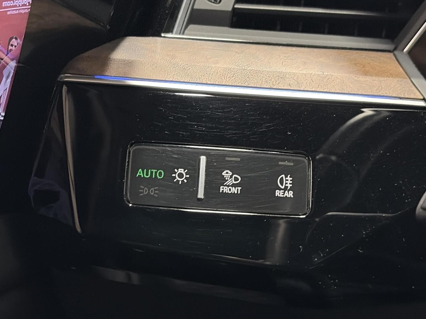 AUDI E-TRON 2022