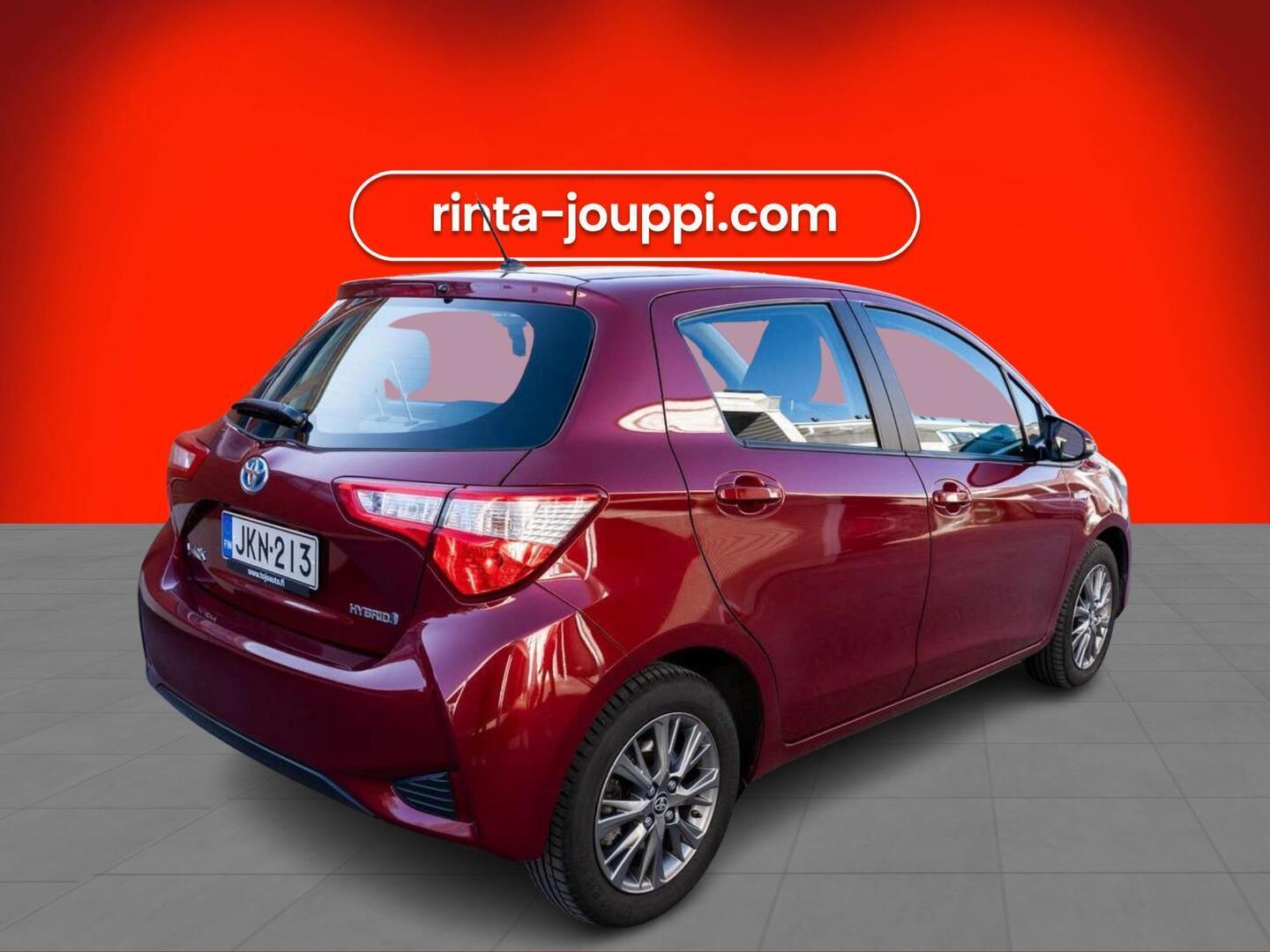 TOYOTA Yaris 2017