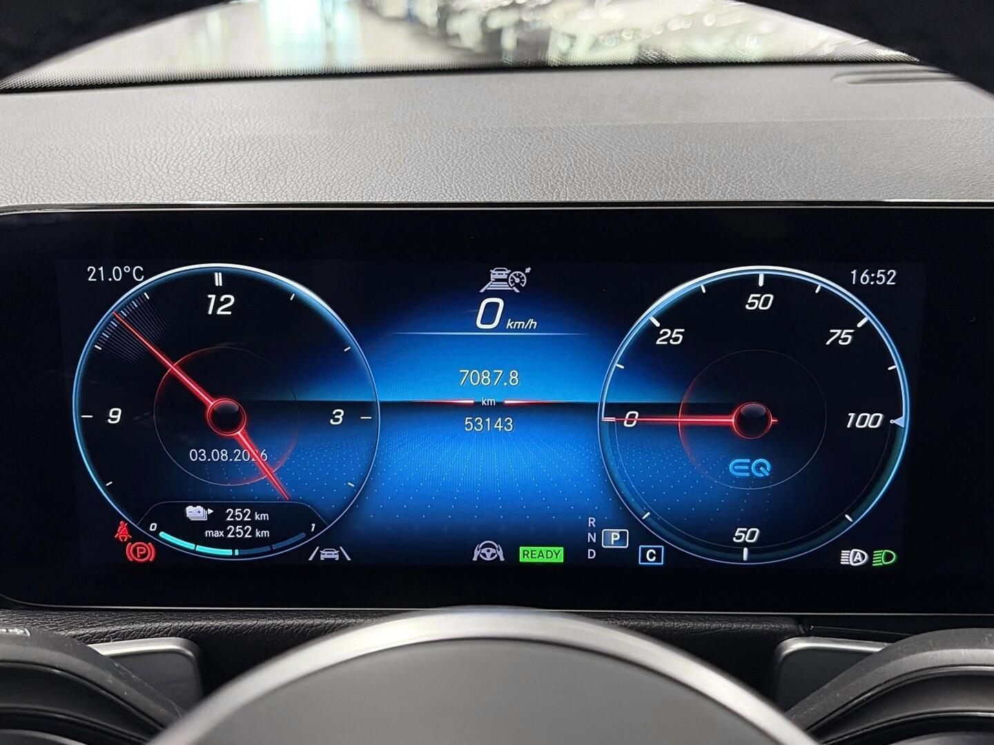 MERCEDES-BENZ EQB 2022