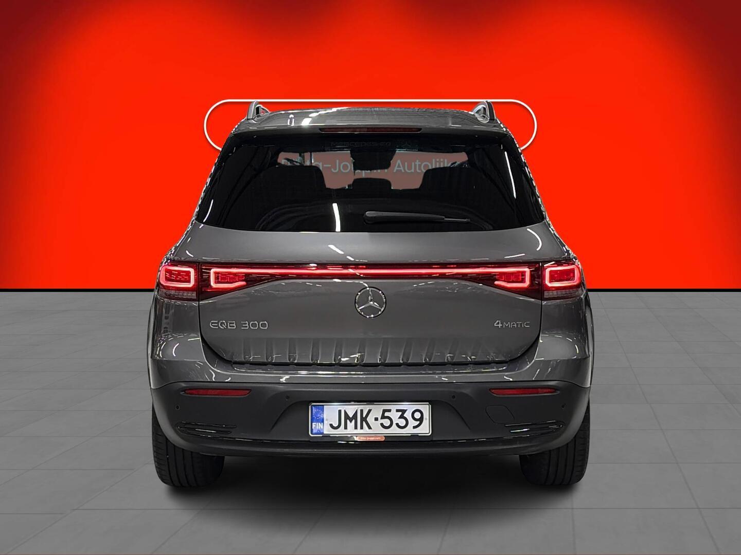 MERCEDES-BENZ EQB 2022