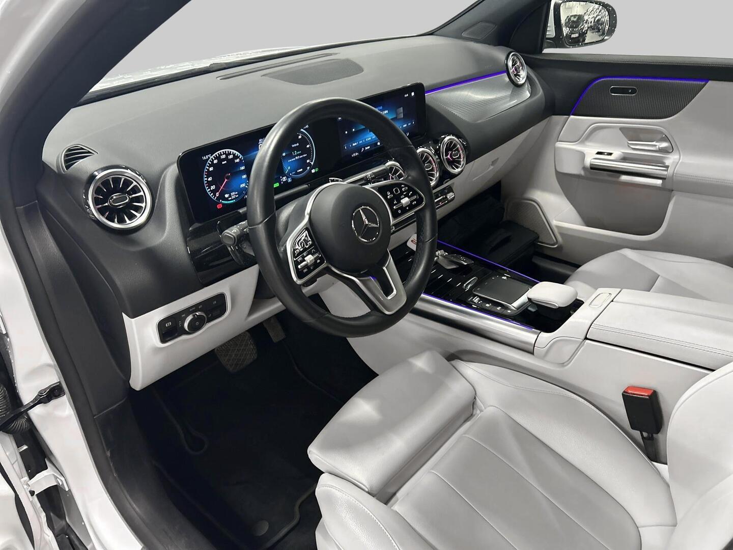 MERCEDES-BENZ EQA 2023