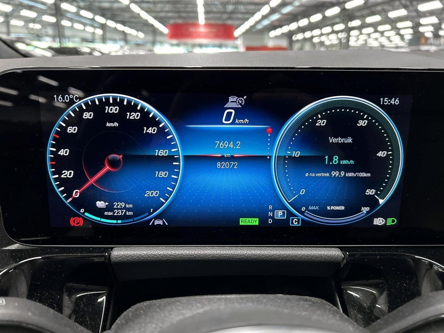 MERCEDES-BENZ EQA 2023
