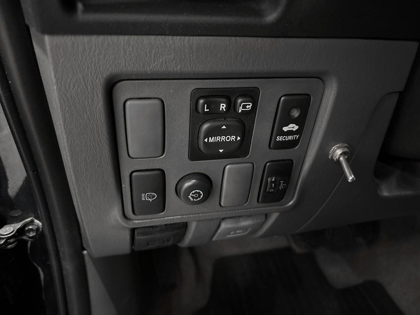 TOYOTA Hilux 2012