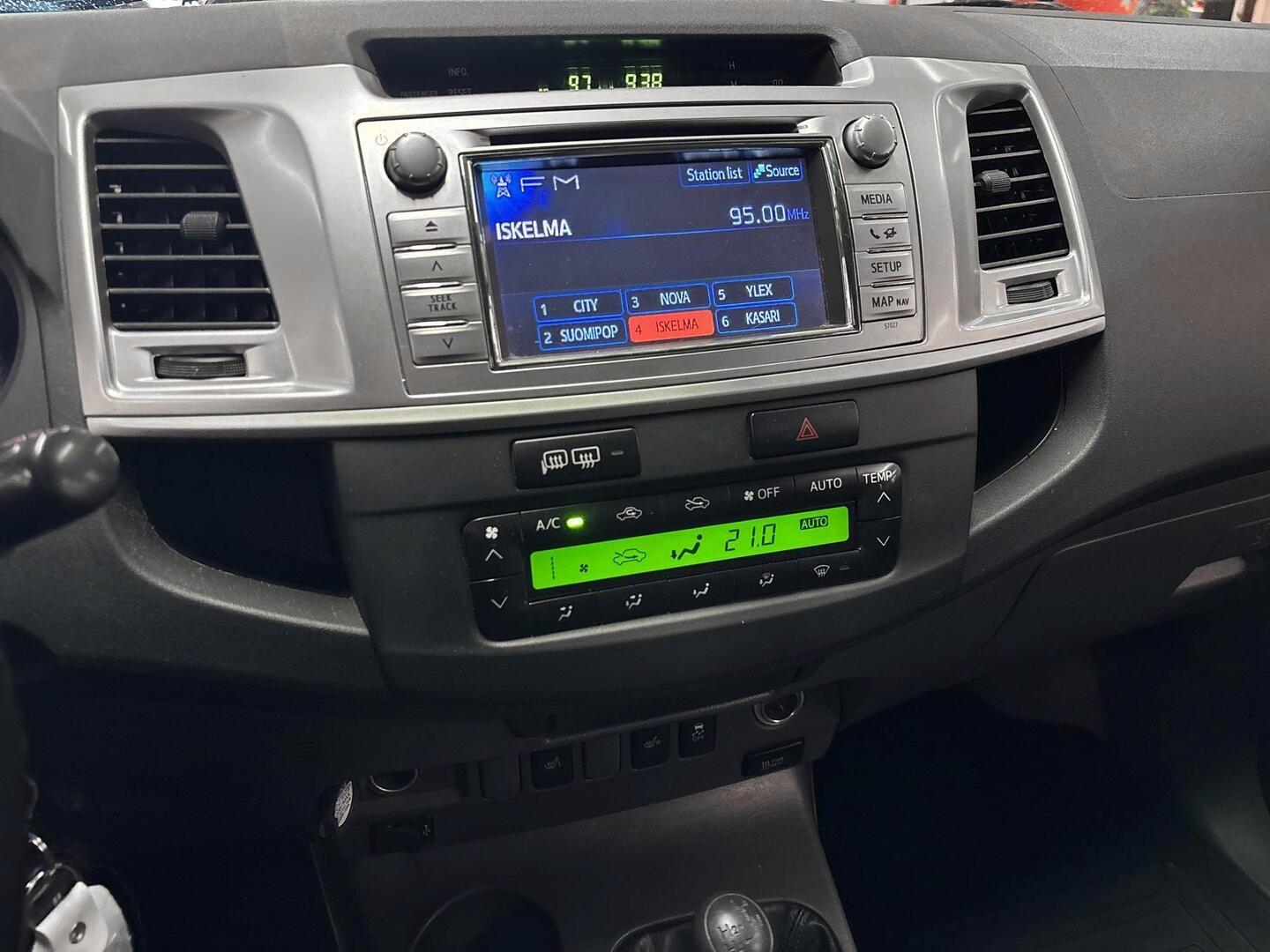 TOYOTA Hilux 2012