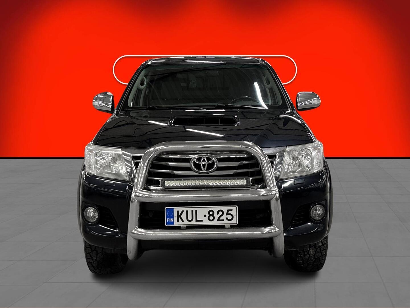 TOYOTA Hilux 2012