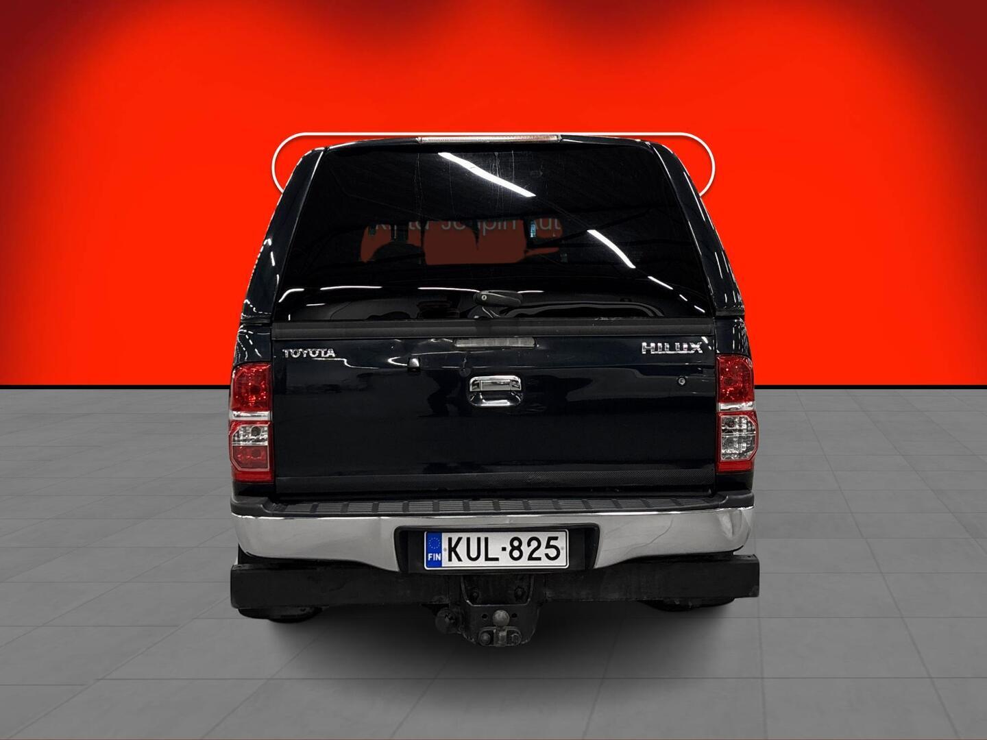 TOYOTA Hilux 2012