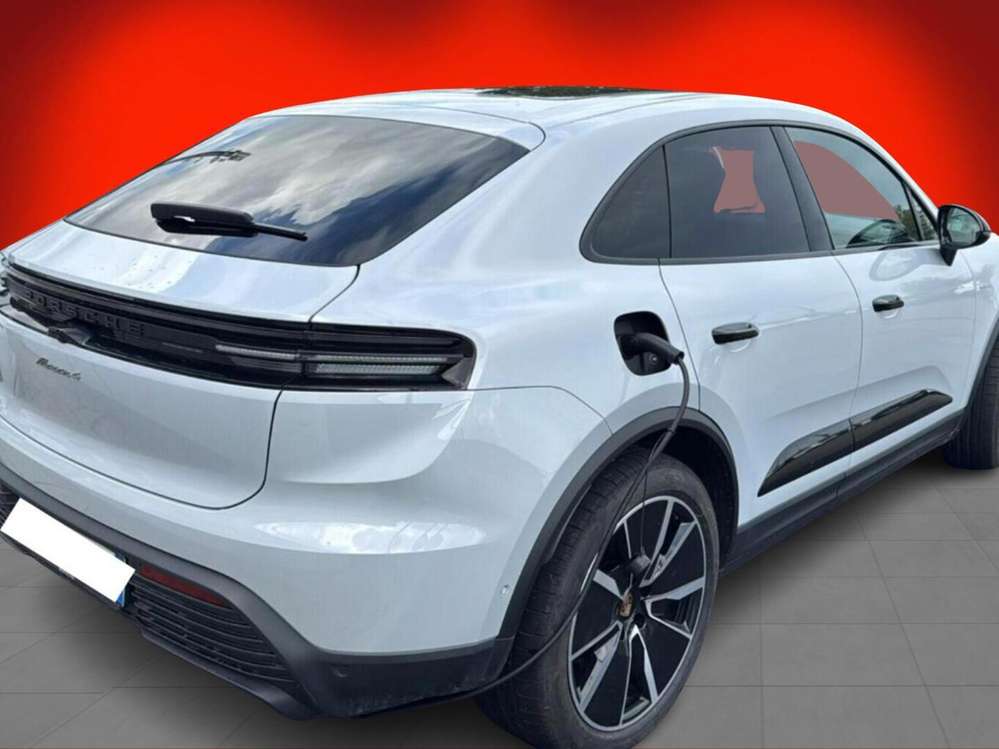 PORSCHE MACAN 2024