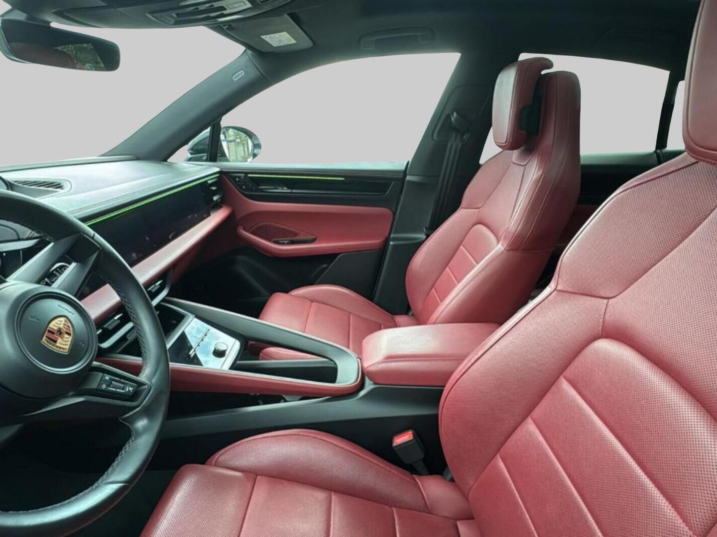 PORSCHE MACAN 2024