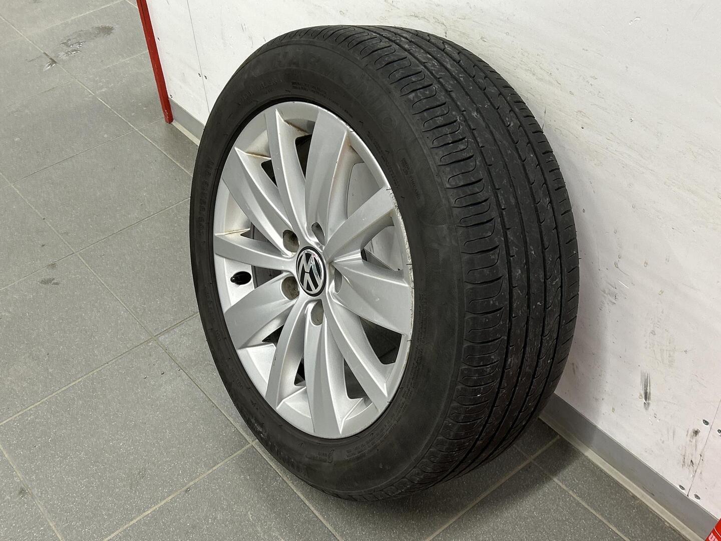 VOLKSWAGEN Golf 2012