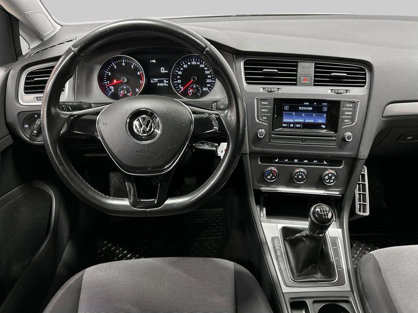 VOLKSWAGEN Golf 2012