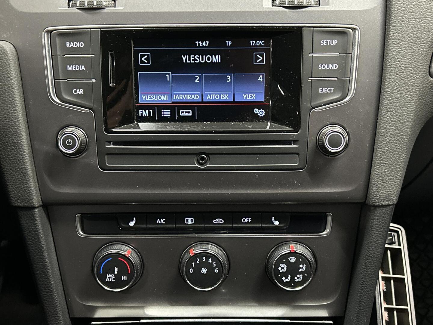 VOLKSWAGEN Golf 2012