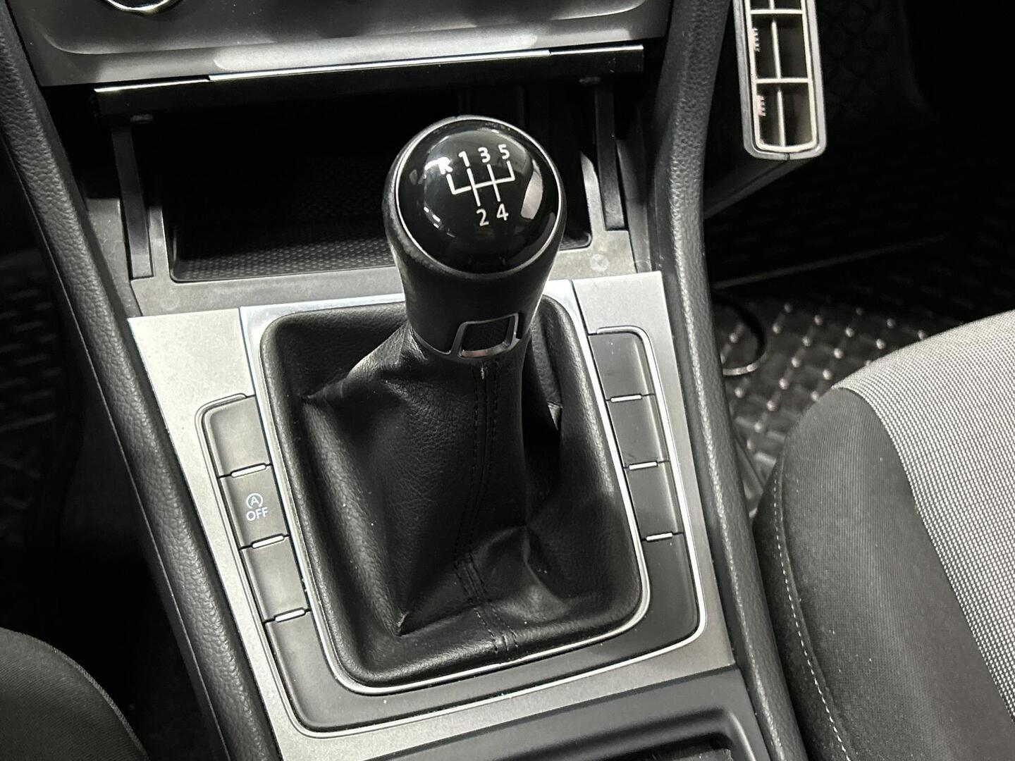 VOLKSWAGEN Golf 2012