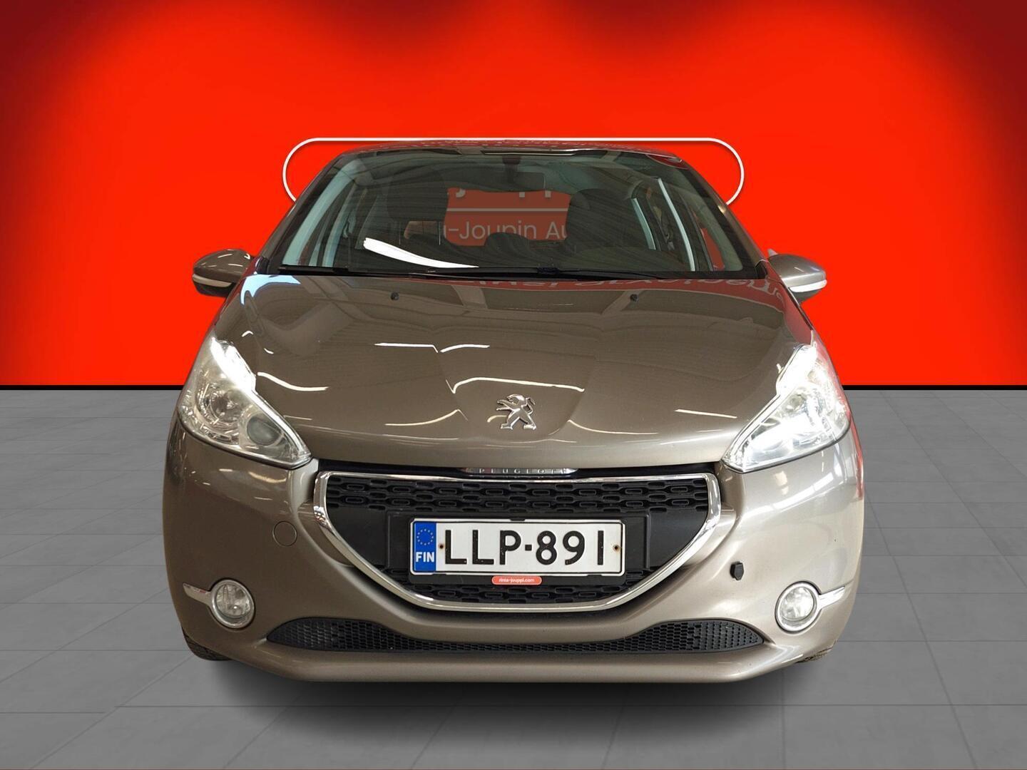 PEUGEOT 208 2013