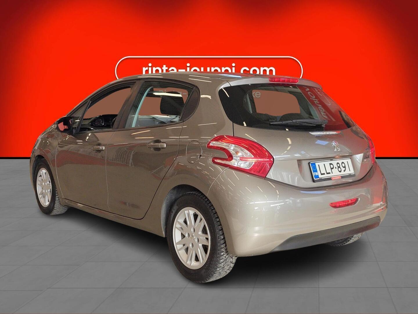 PEUGEOT 208 2013