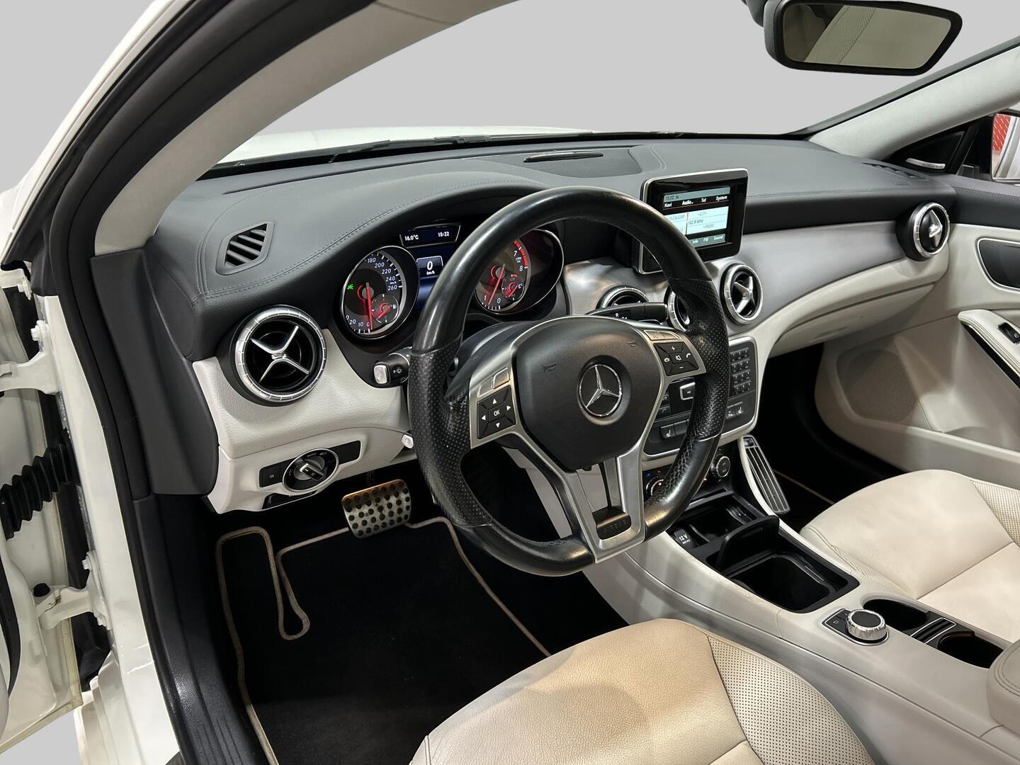 MERCEDES-BENZ CLA 2014