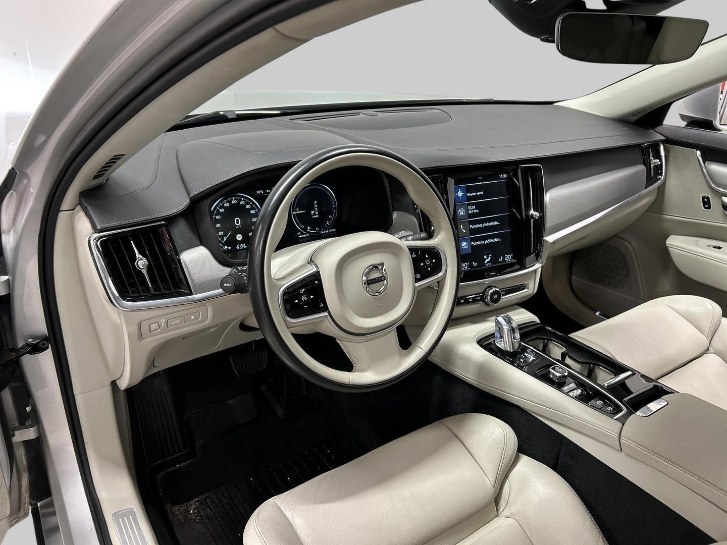 VOLVO V90 2019