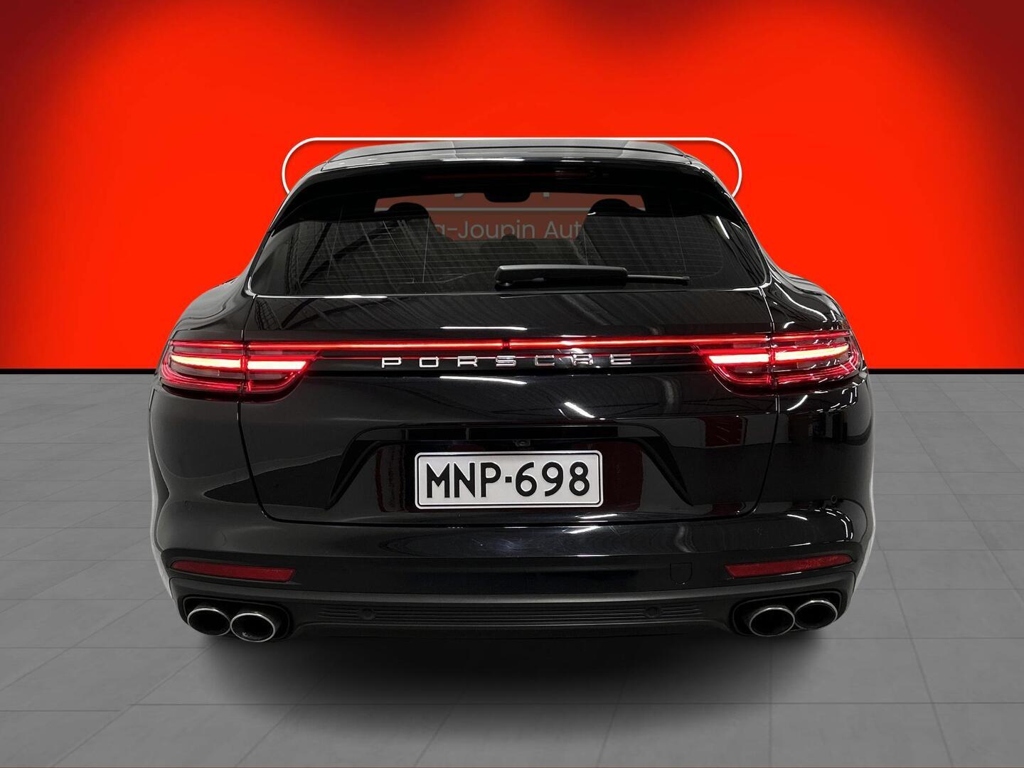 PORSCHE Panamera 2018