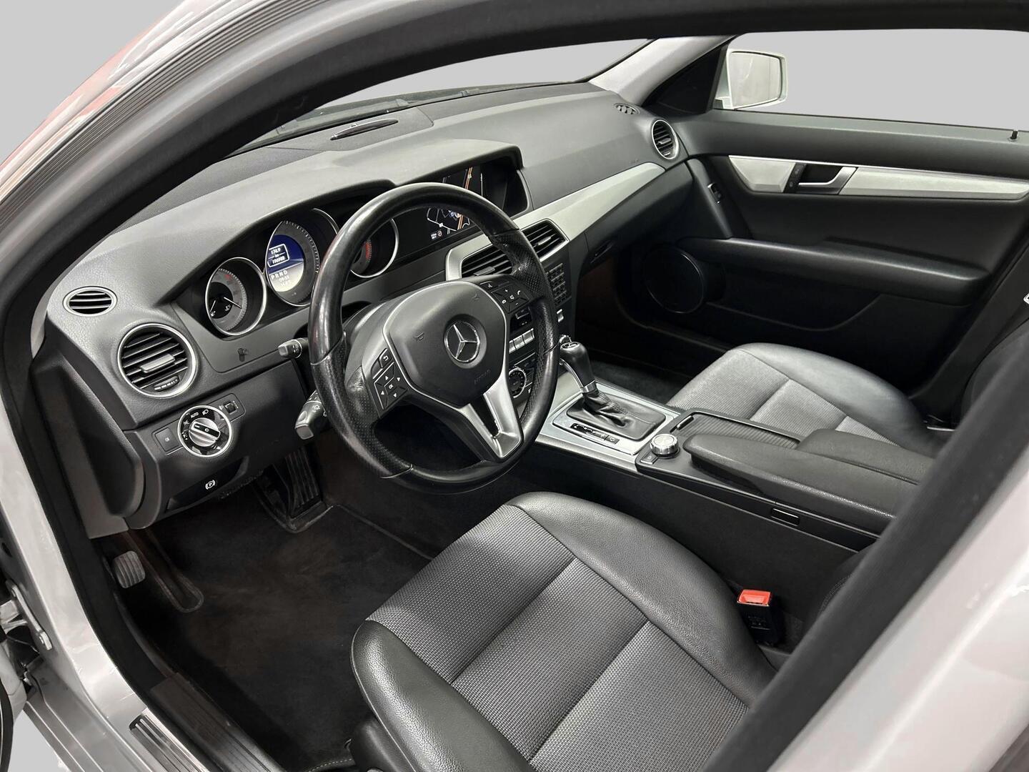 MERCEDES-BENZ C 2012