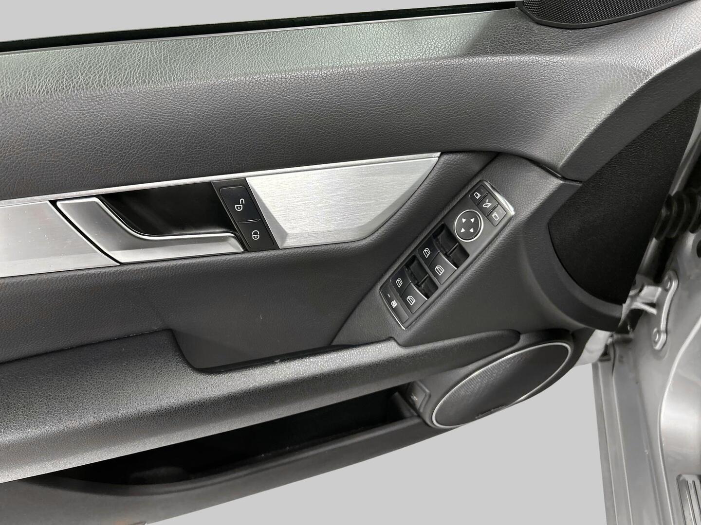 MERCEDES-BENZ C 2012