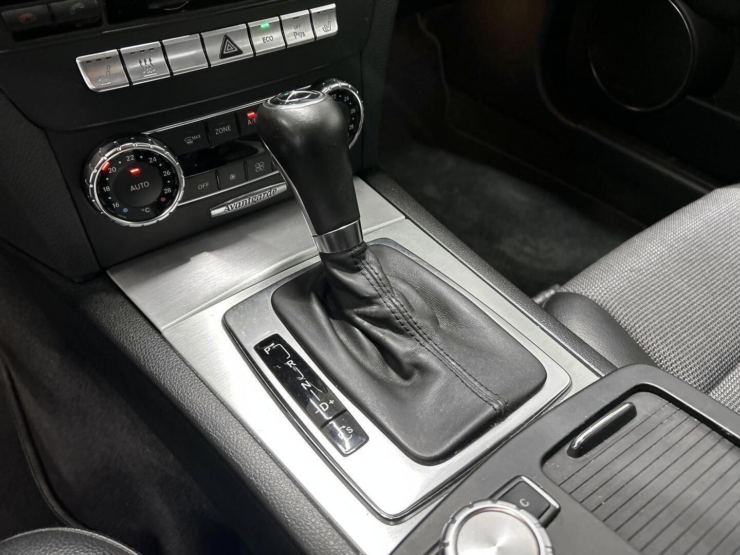 MERCEDES-BENZ C 2012