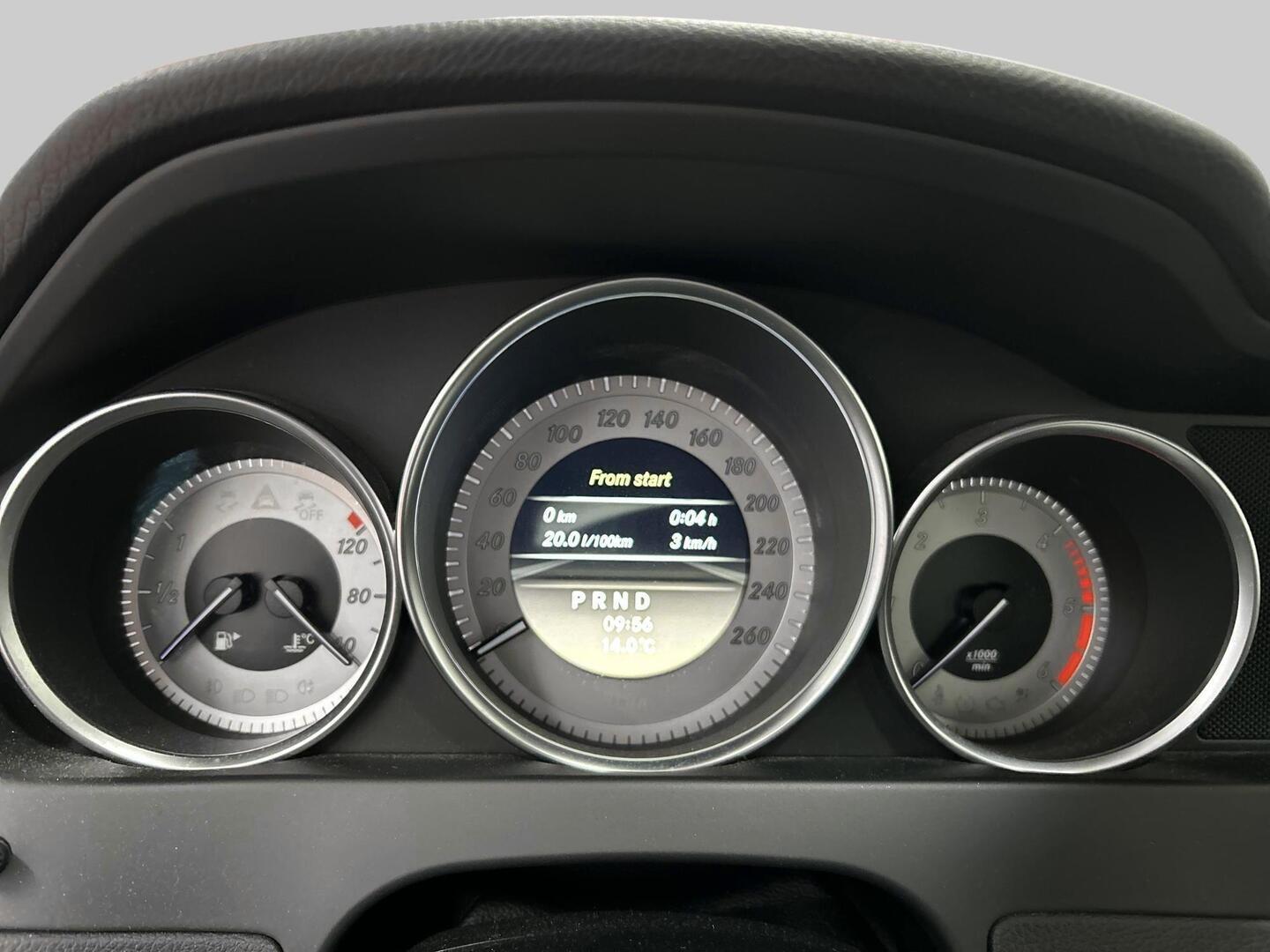 MERCEDES-BENZ C 2012