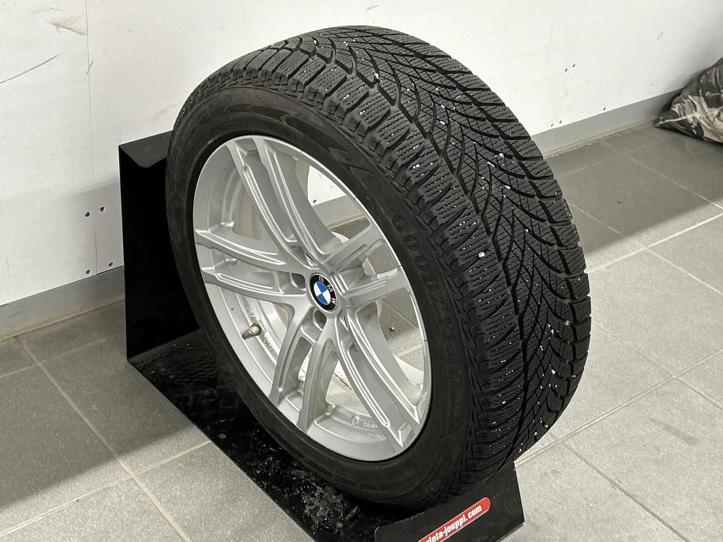 BMW 330 2019