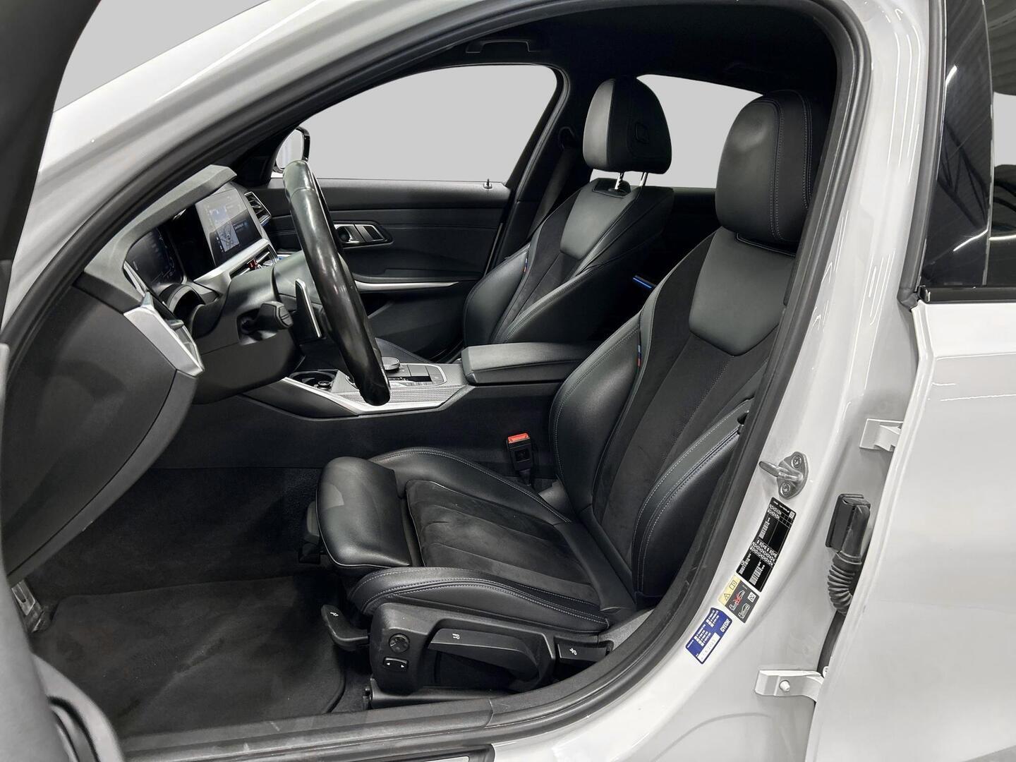 BMW 330 2019
