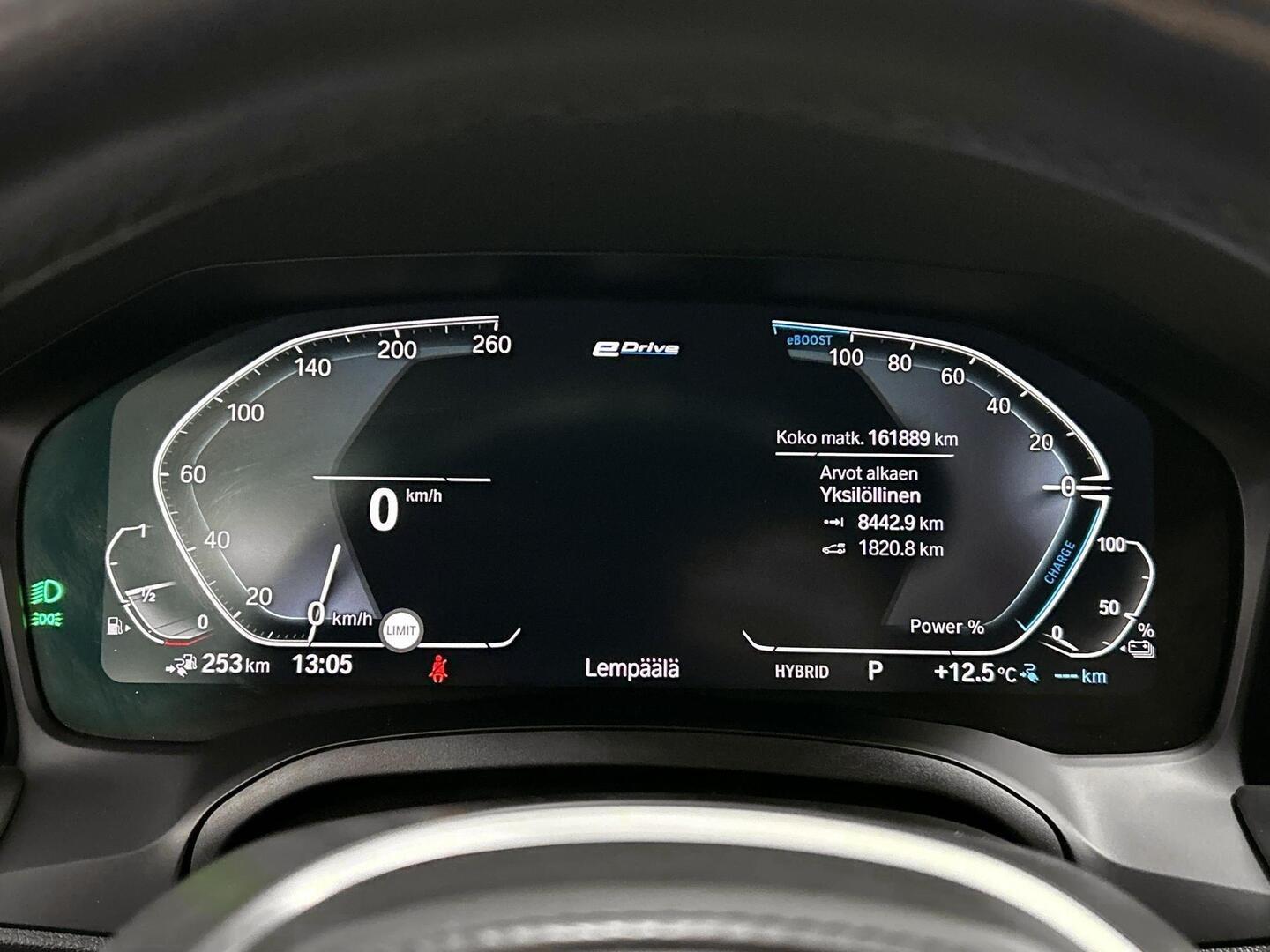 BMW 330 2019