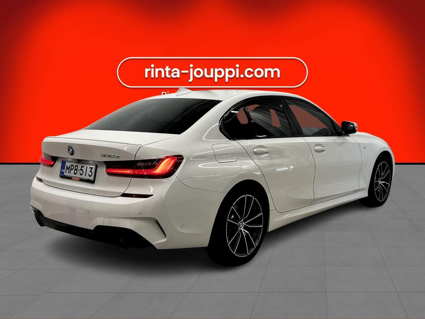 BMW 330 2019